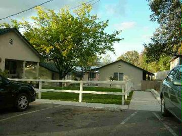 Oak Hill Acres in Tuolumne, CA - Foto de edificio - Building Photo