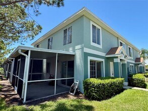 2037 Fluorshire Dr in Brandon, FL - Building Photo - Building Photo