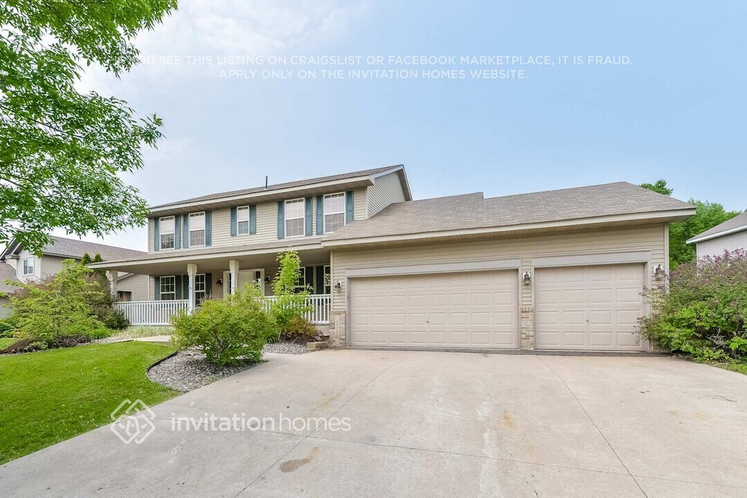 10322 Kali Ave NE in Albertville, MN - Building Photo