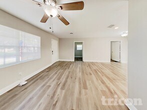 3528 Libby Loop in Tampa, FL - Foto de edificio - Building Photo