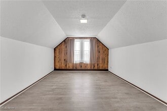 3292 W 105th St in Cleveland, OH - Building Photo - Building Photo