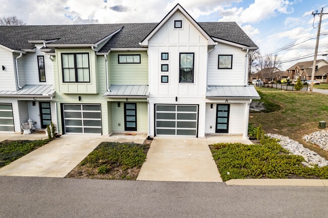 XL in Clarksville, TN - Building Photo - Building Photo