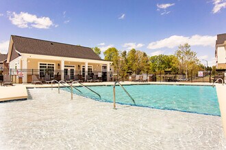The Grand at Union Cross in Kernersville, NC - Foto de edificio - Building Photo