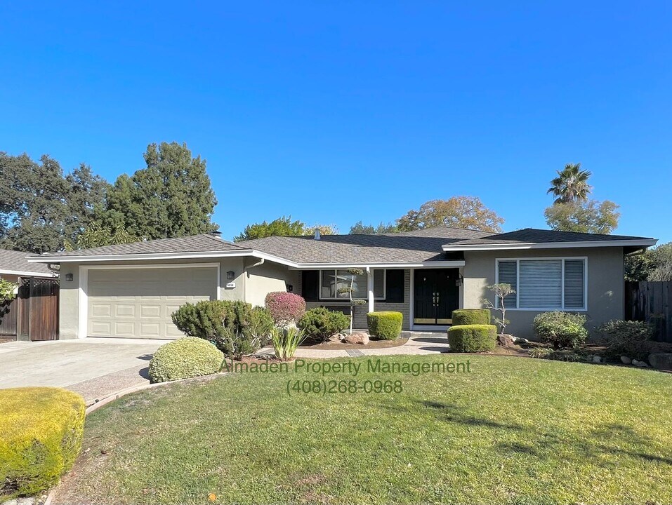 6658 Mt Holly Dr in San Jose, CA - Building Photo
