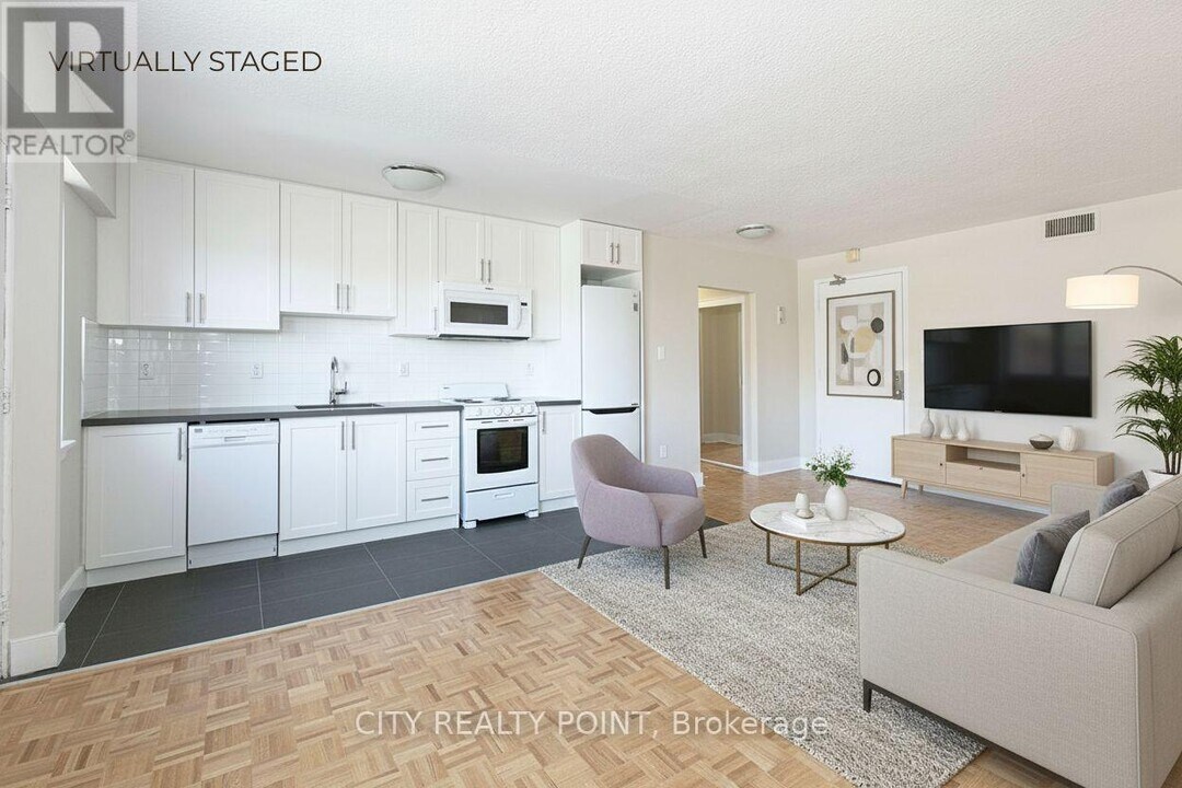 95 Lawton Blvd in Toronto, ON - Building Photo