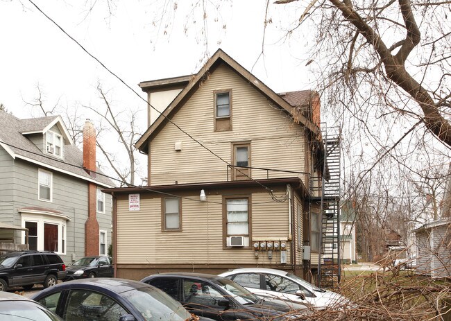 1104 Packard St in Ann Arbor, MI - Foto de edificio - Building Photo