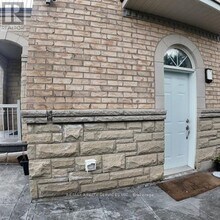 28 Lavallee Cres in Brampton, ON - Building Photo - Building Photo