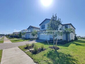 6140 Baywood Ct in Lakewood Ranch, FL - Building Photo - Building Photo