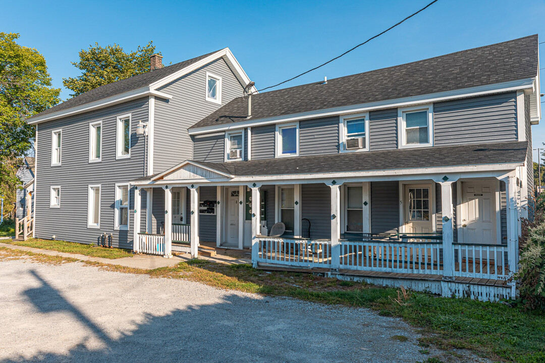 46 Summer St in Rutland, VT - Building Photo