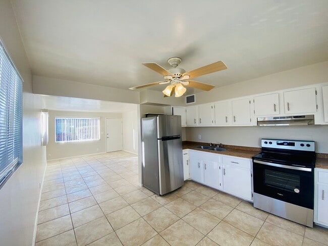 property at 1295 E Glenn St