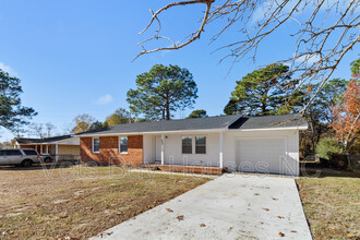 890 Kaywood Dr in Fayetteville, NC - Building Photo - Building Photo