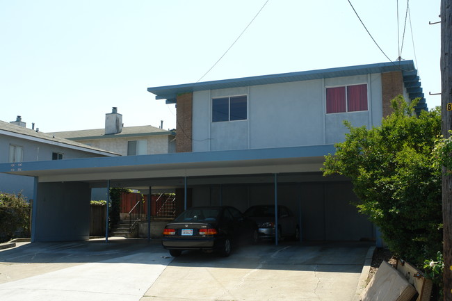 5920-5926 Bayview Ave in Richmond, CA - Foto de edificio - Building Photo