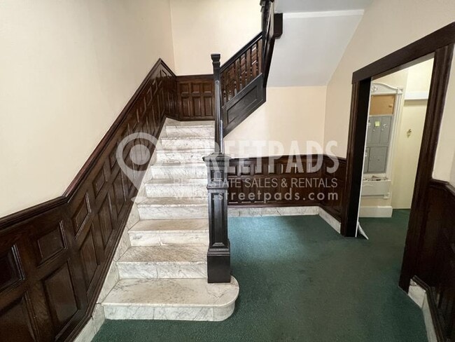 19 Fairbanks St in Brookline, MA - Building Photo - Building Photo