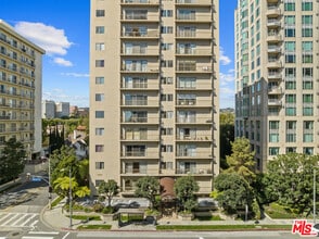 10747 Wilshire Blvd in Los Angeles, CA - Building Photo - Building Photo