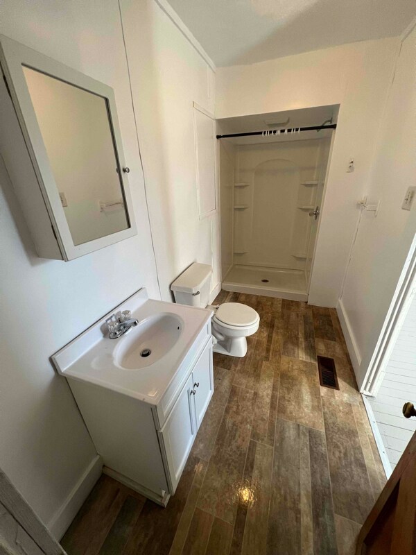 711 2nd St in Moundsville, WV - Building Photo - Building Photo