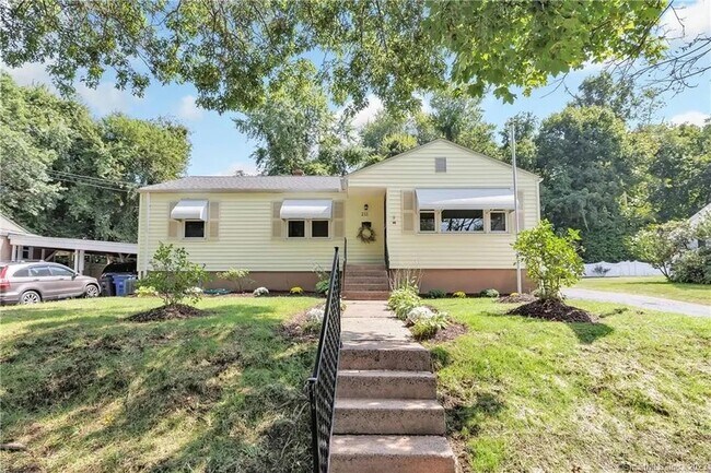 211 Elaine Ter in New Haven, CT - Building Photo - Building Photo