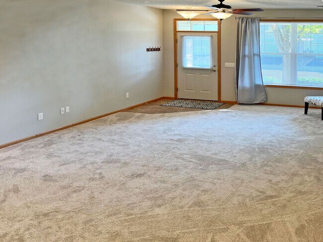 3314 Hazel Trail in Woodbury, MN - Building Photo - Building Photo
