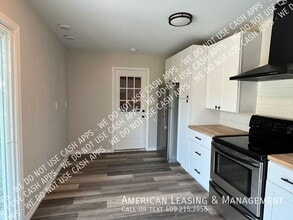 695 Peyton Dr in Beaumont, TX - Building Photo - Building Photo