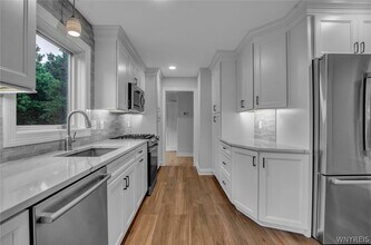 5940 Thompson Rd in Clarence Center, NY - Building Photo - Building Photo