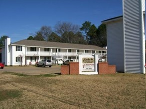 Caleb House in Tuscaloosa, AL - Foto de edificio - Building Photo