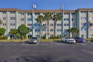 801 83rd Ave N in St. Petersburg, FL - Building Photo