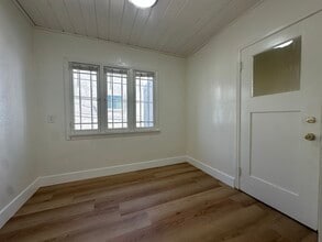 332 15th Pl in Manhattan Beach, CA - Building Photo - Building Photo