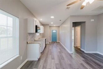 712 E Jefferson St in Waxahachie, TX - Building Photo - Building Photo