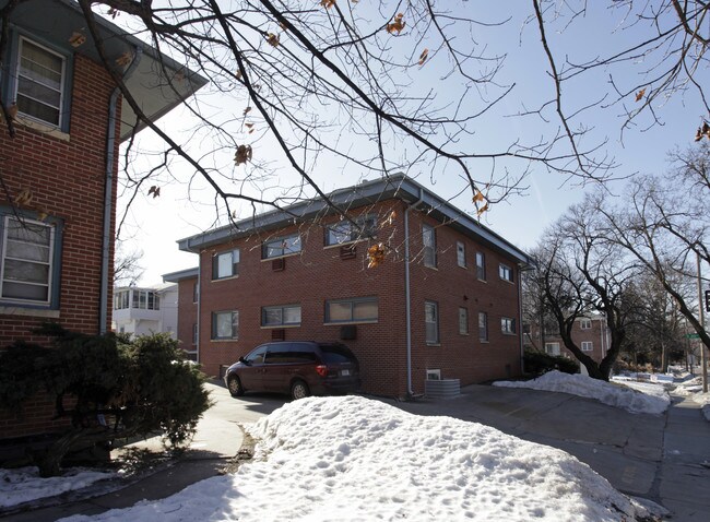 1400 S 20th St in Lincoln, NE - Foto de edificio - Building Photo