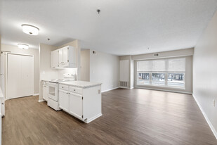 Park Crossing Apartments in St. Paul, MN - Building Photo