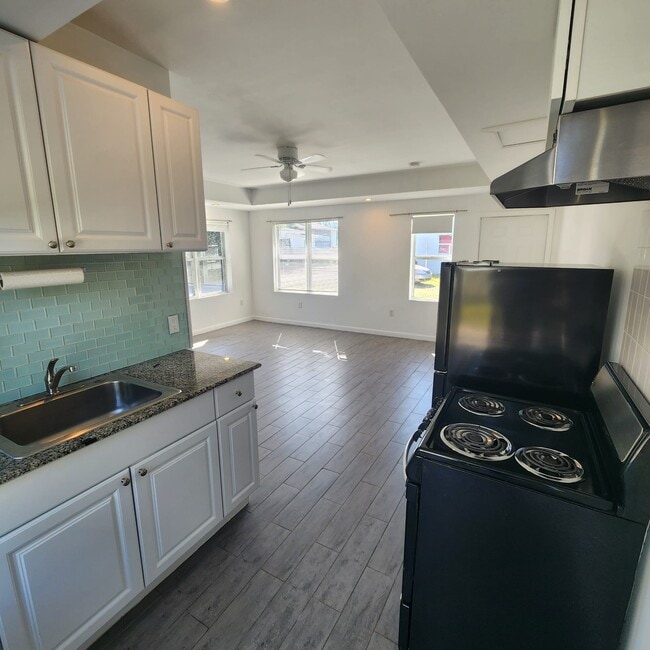 14550 NE 2nd Ave, Unit Studio