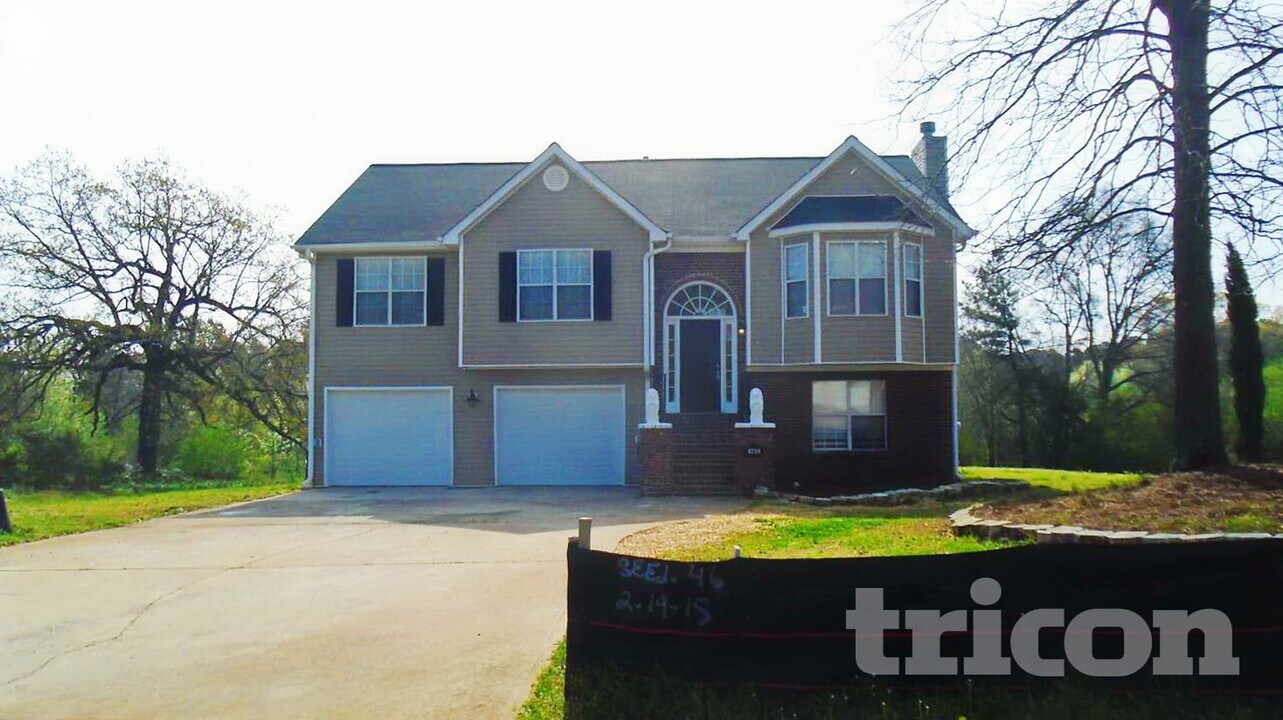 4754 Clayton Crossing Ln in Ellenwood, GA - Foto de edificio