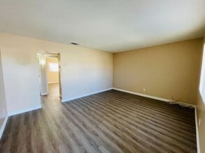 2253 San Bernardo Ave in Hemet, CA - Building Photo - Building Photo