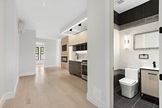 542 Newark Ave, Unit 3R in Jersey City, NJ - Building Photo - Building Photo