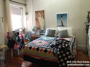 1589 Beacon St, Unit 3 in Brookline, MA - Building Photo - Building Photo