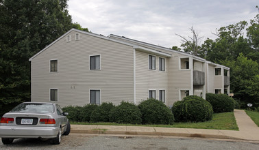 Pocoshock Ridge Apartments in Richmond, VA - Building Photo - Building Photo