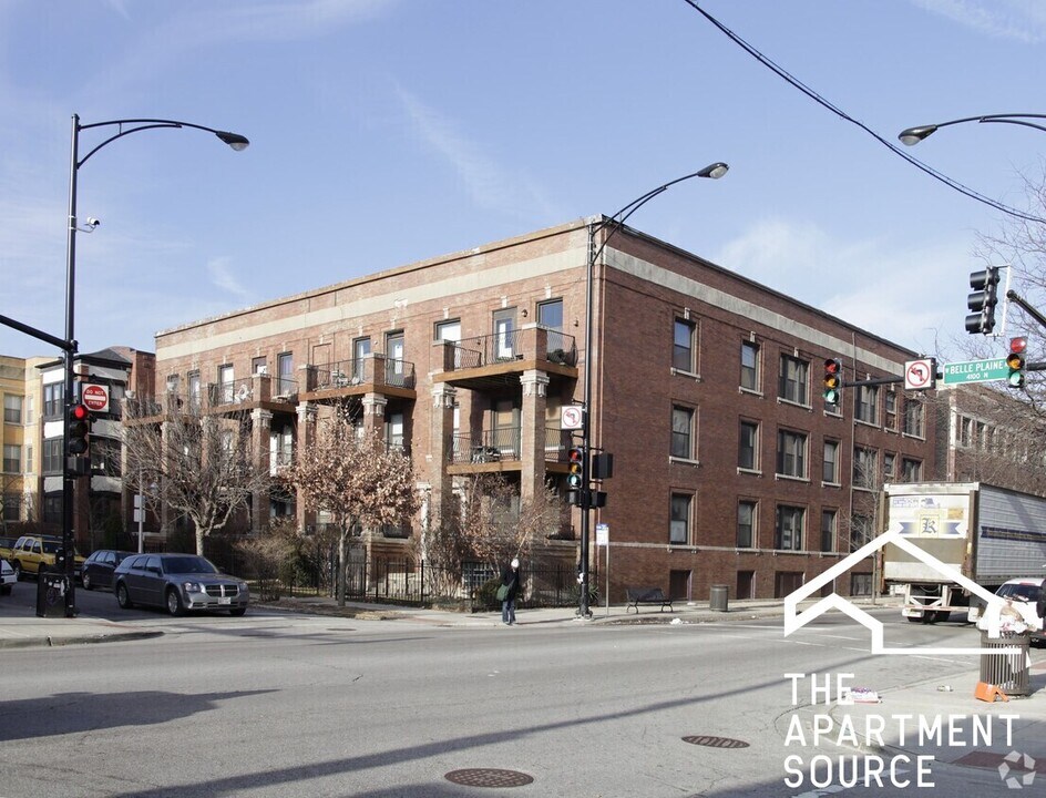 902 W Belle Plaine Ave in Chicago, IL - Building Photo