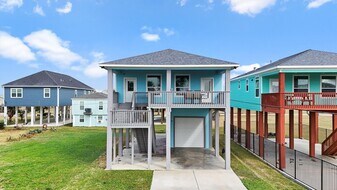 4025 A Vista Blvd in Galveston, TX - Building Photo