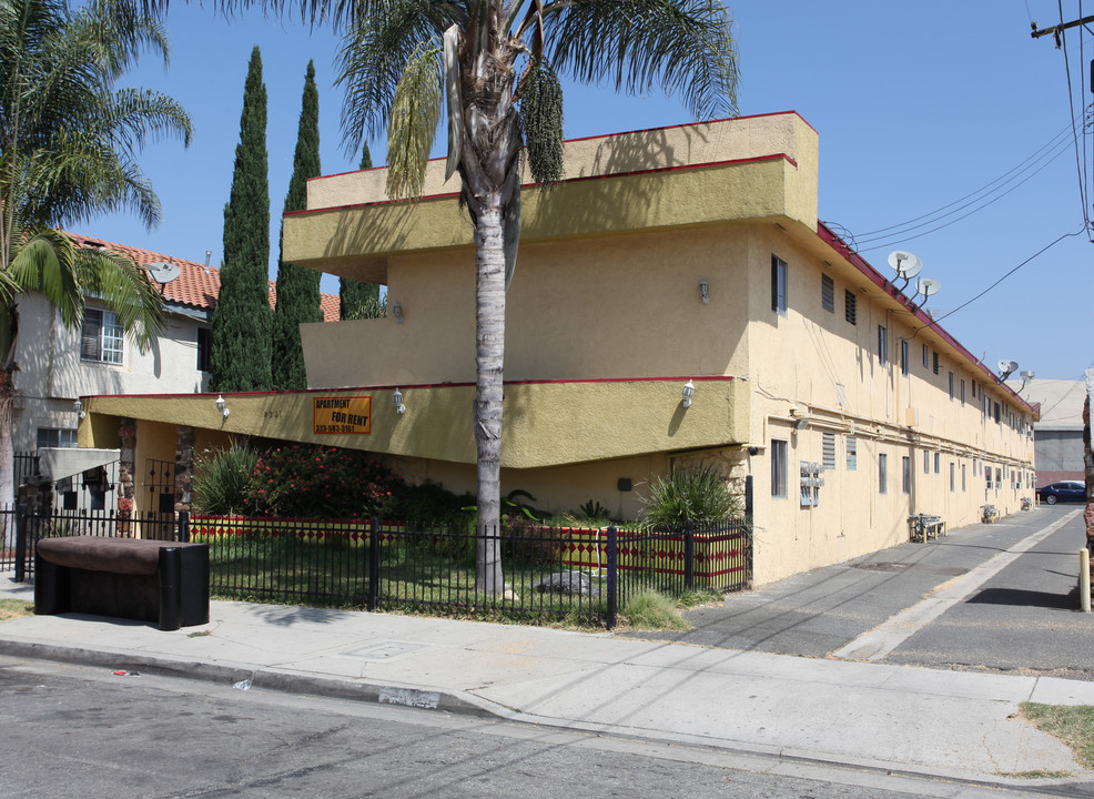 Elm Vista Apartments in Downey, CA - Building Photo