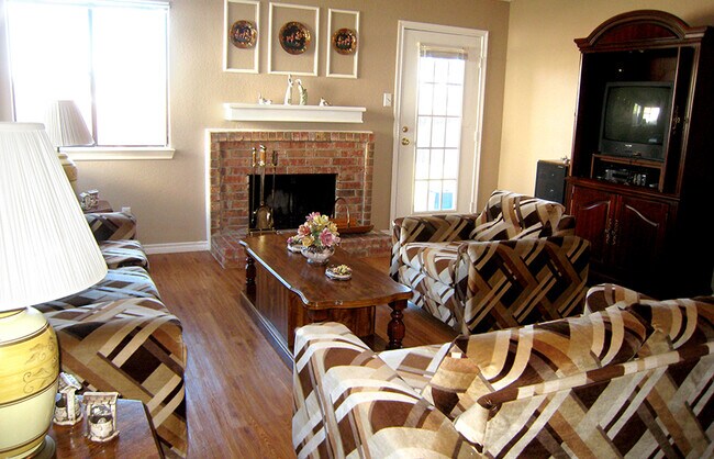 2406 High Hollow Dr in Garland, TX - Building Photo - Building Photo