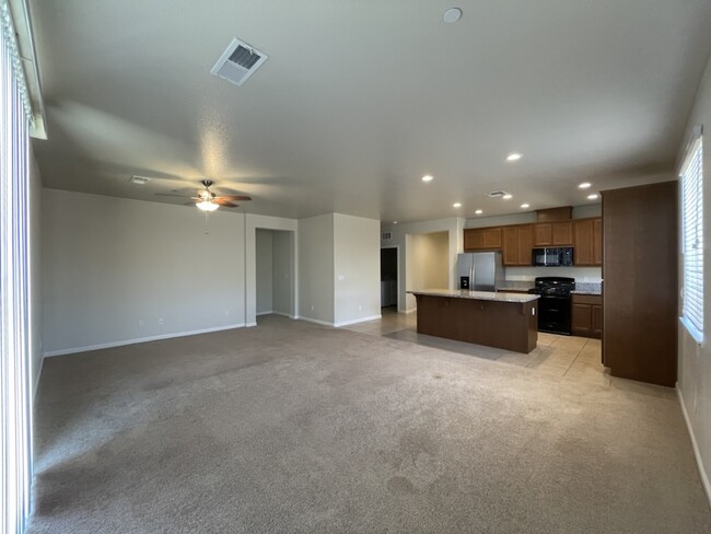 710 Marybelle Dr in Merced, CA - Building Photo - Building Photo