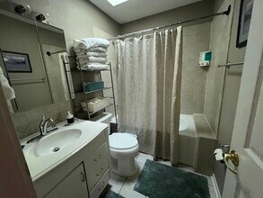 3211 Auburn Pky in Gulf Breeze, FL - Foto de edificio - Building Photo