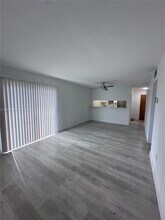 6090 W Flagler St, Unit 408 in Miami, FL - Building Photo - Building Photo