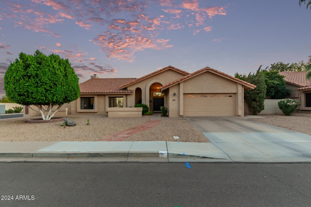 2555 N Tamarisk St in Chandler, AZ - Building Photo