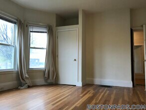 123 Brook St in Brookline, MA - Foto de edificio - Building Photo