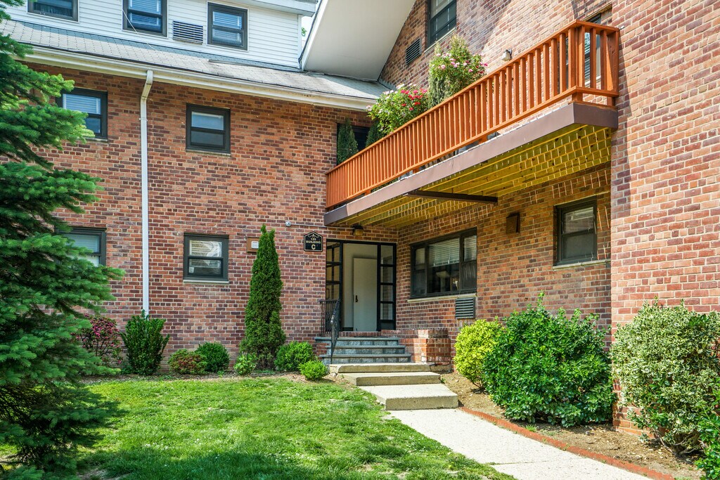 Rye Village Apartments in Rye, NY