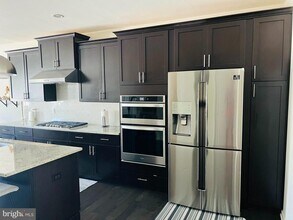 16 Clover Ln in Monroe Township, NJ - Building Photo - Building Photo