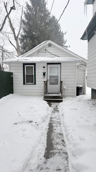 907R Franklin Ave in New Castle, PA - Building Photo