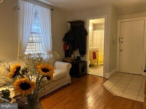 1227 Spruce St in Philadelphia, PA - Building Photo - Building Photo