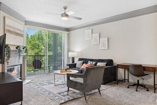 12100 Metric Blvd in Austin, TX - Building Photo