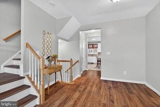 25065 Riding Center Dr in South Riding, VA - Building Photo - Building Photo